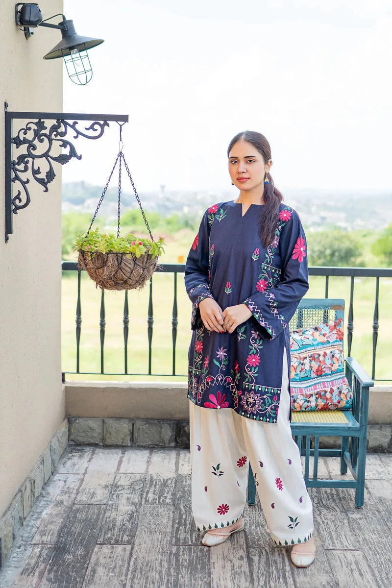 Oreal Blue Lawn Emb Set